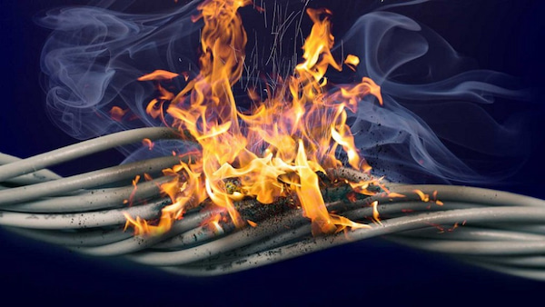 عوامل بروز آتش سوزی در تابلوهای برق